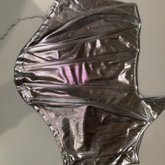 New Micas Silver Metallic one shoulder Top sz XL - Picture 3 of 7